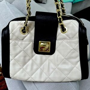 VINTAGE BETSY JOHNSON VEGAN Leather Handbag shoulder bag. Lightly Worn. Quilted